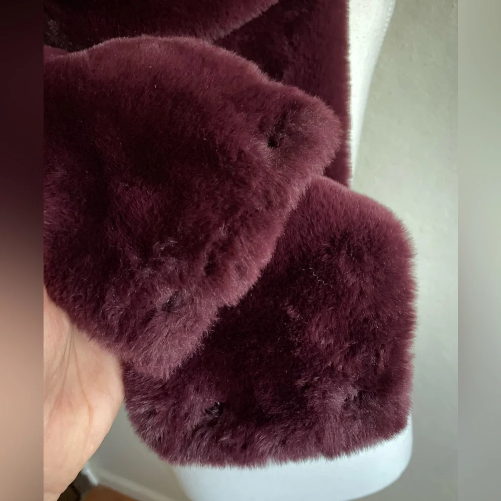Plush Faux Fur Scarf Wrap in Deep Wine - Women's Fashion Accessory